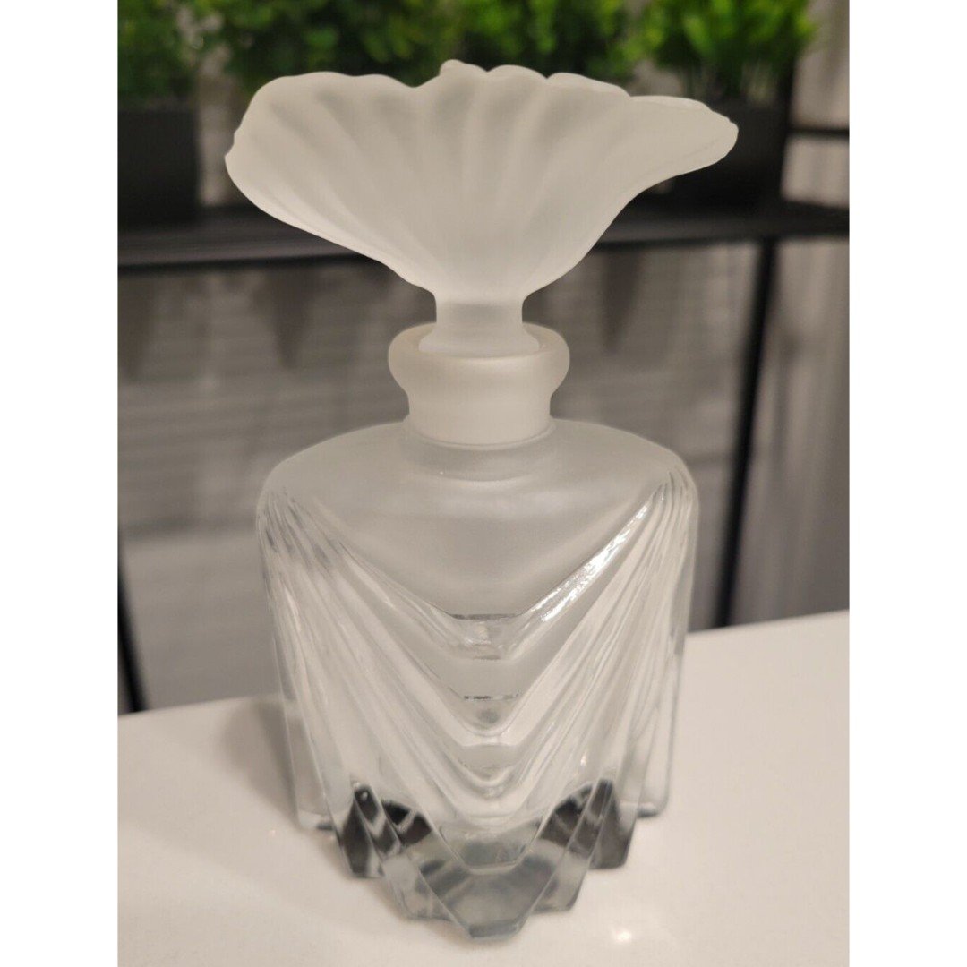 Elegant Vintage Frosted Glass Perfume Bottle – Estate Sale Find, Art Deco Style LuiduAdPr