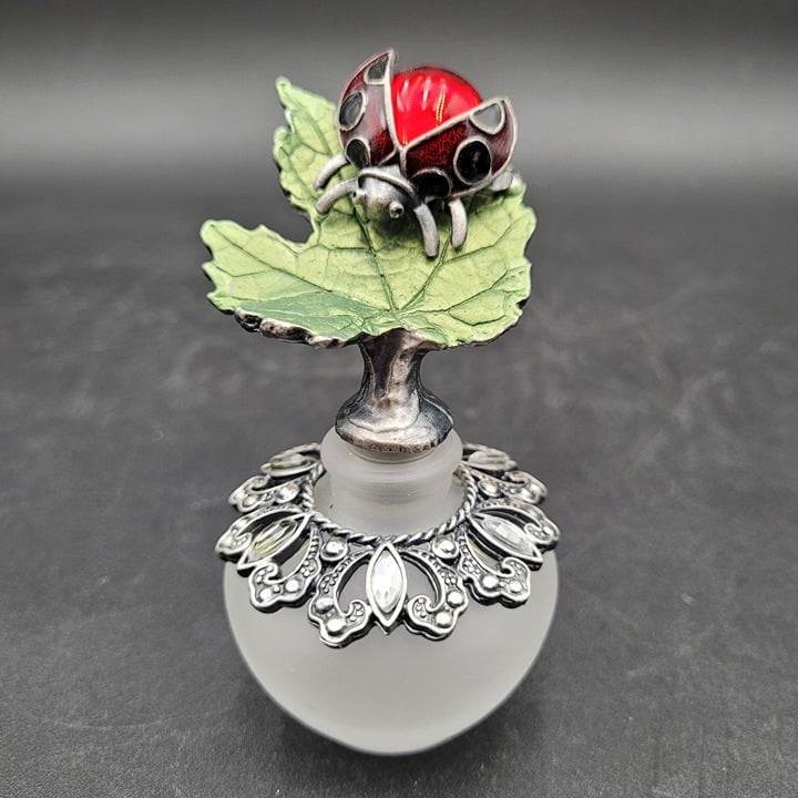 Round Frosted Glass Hand Crafted Perfume Bottle Ladybug On Leaf Silver Overlay K7Jc19mEJ