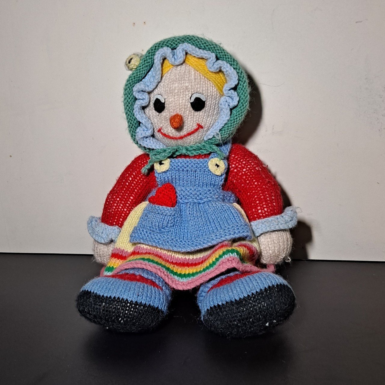 Vintage Knitted Granny Core Clown Doll with Dress, Bag and Bee Bonnet. NzNlhFfQ8