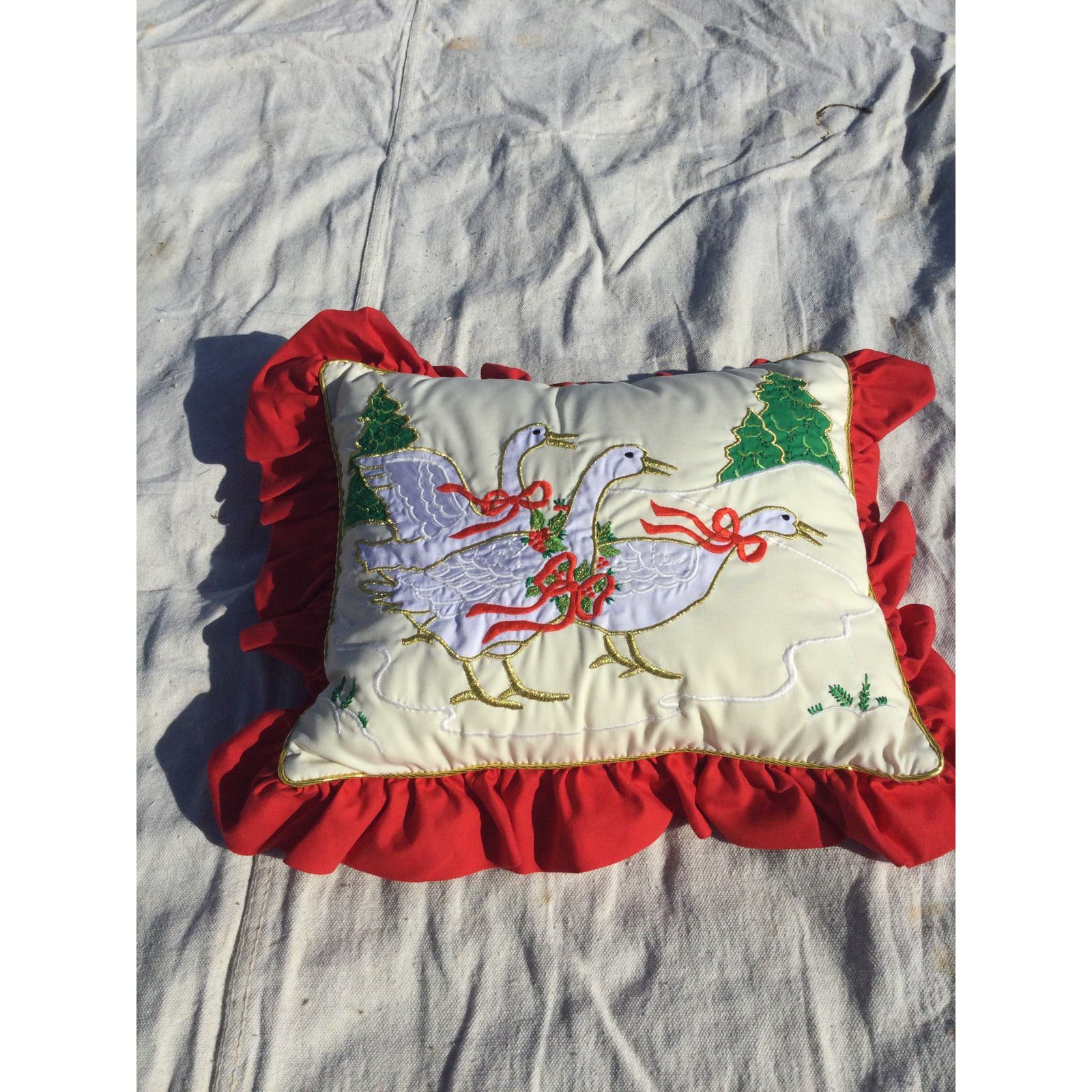 Vtg house of batten Christmas rectangle pillow 17” geese white red embroidered kLVrIV01d