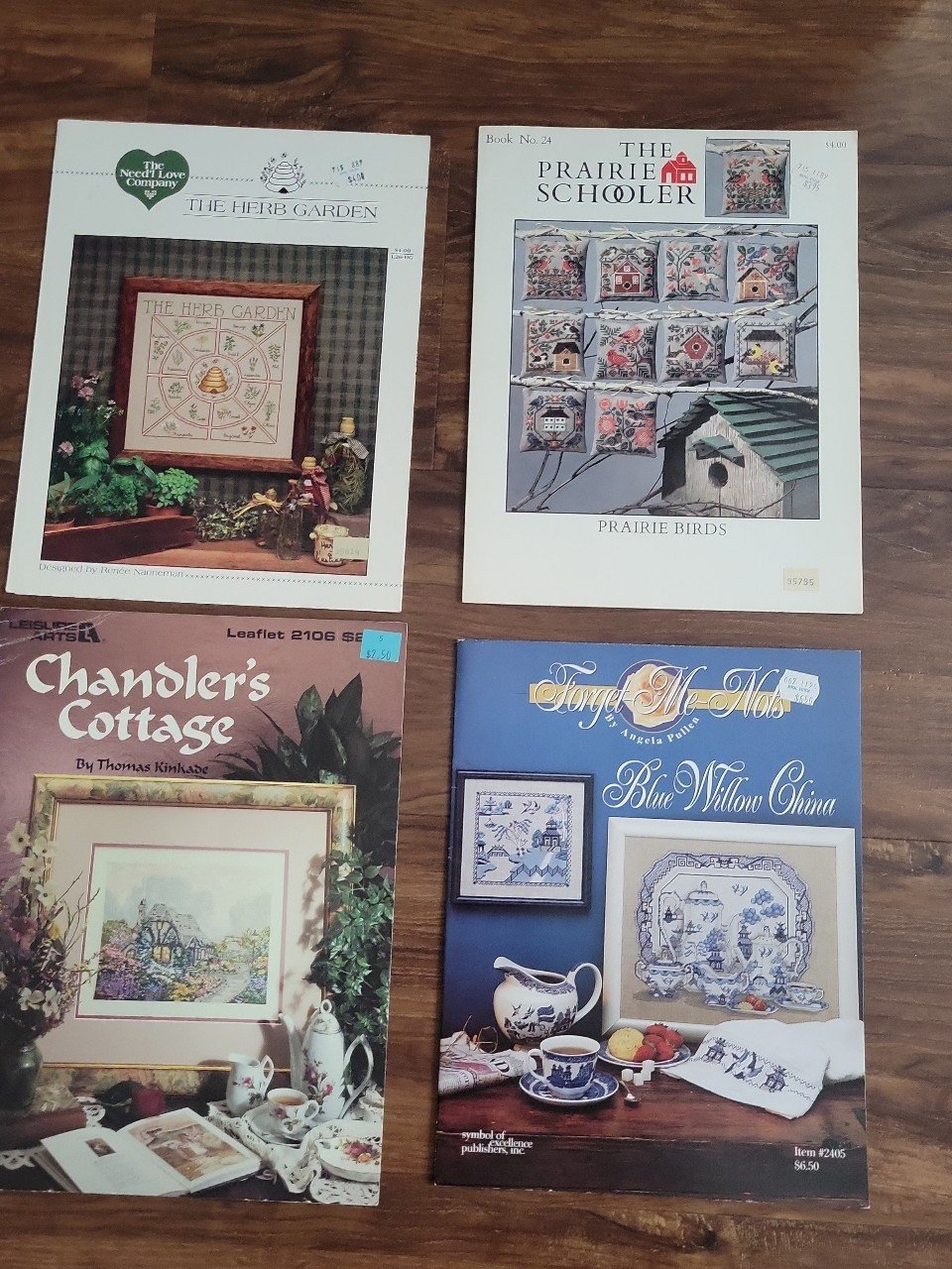 Lot of four vintage counted cross stitch charts RwowE0uqk