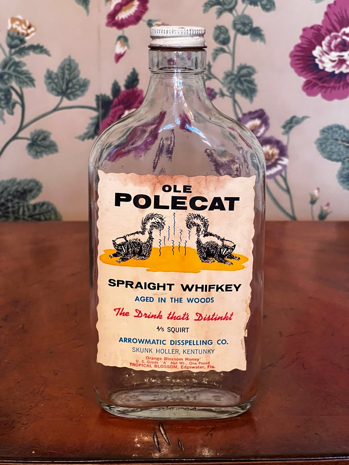Vintage Skunk Holler Ole Polecat Kentucky Straight Whiskey Glass Bottle JyhHs3fsM