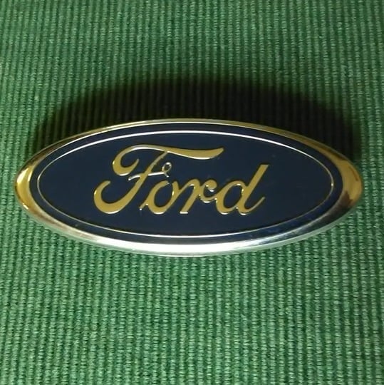 2002-2005 Ford Explorer front grille emblem LcB8TMrkp