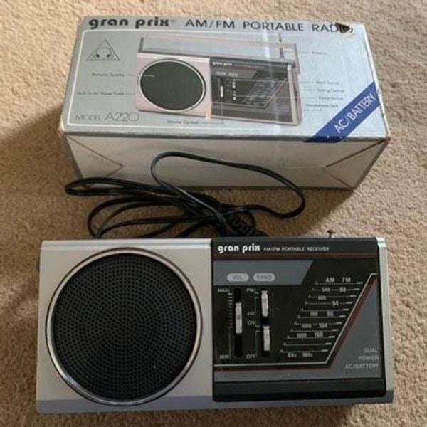 Gran Prix Model A220 AM/FM Portable Radio *Works* oMvJsPiGF