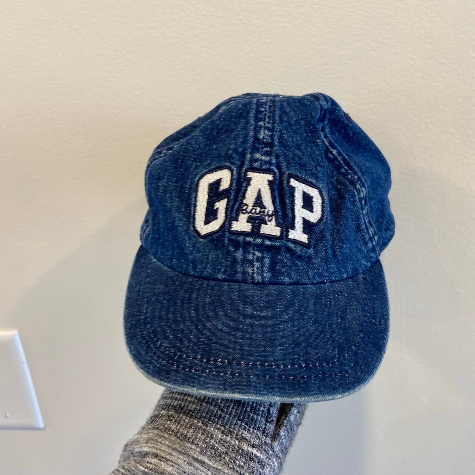 Vintage Gap Denim Hat In Size 2-4 Years MMtYGV0Y8
