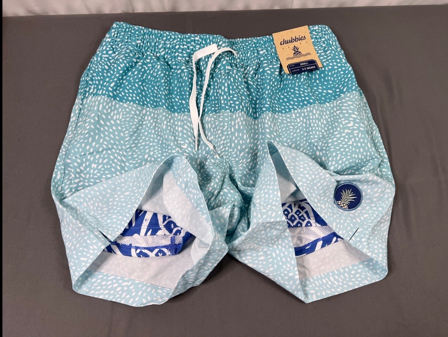 NWT Chubbies The Whale Sharks with Liner Swim Trunks 5.5” Medium N7XE0nFjt