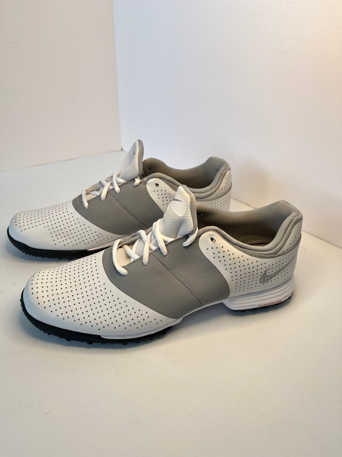 Nike Golf Shoes Womens US 8.5 White Gray Lunarlon Soft Cleats Lace-Up 612662-001 Kxe34bR0V