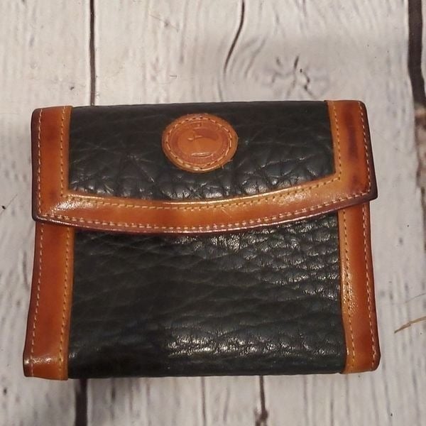 Dooney & Bourke black pebbled leather card wallet M4vShEHQ5