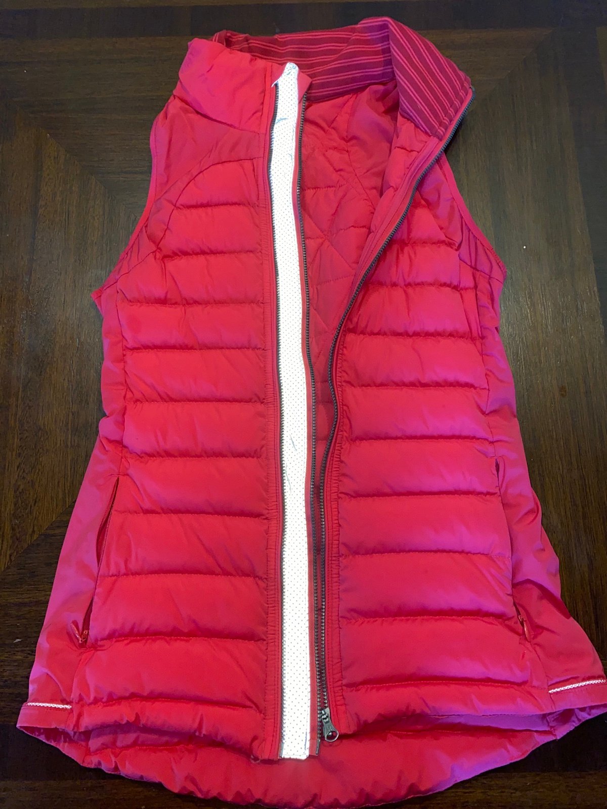 Woman’s size xs/small pink lululemon vest gvFivVD50