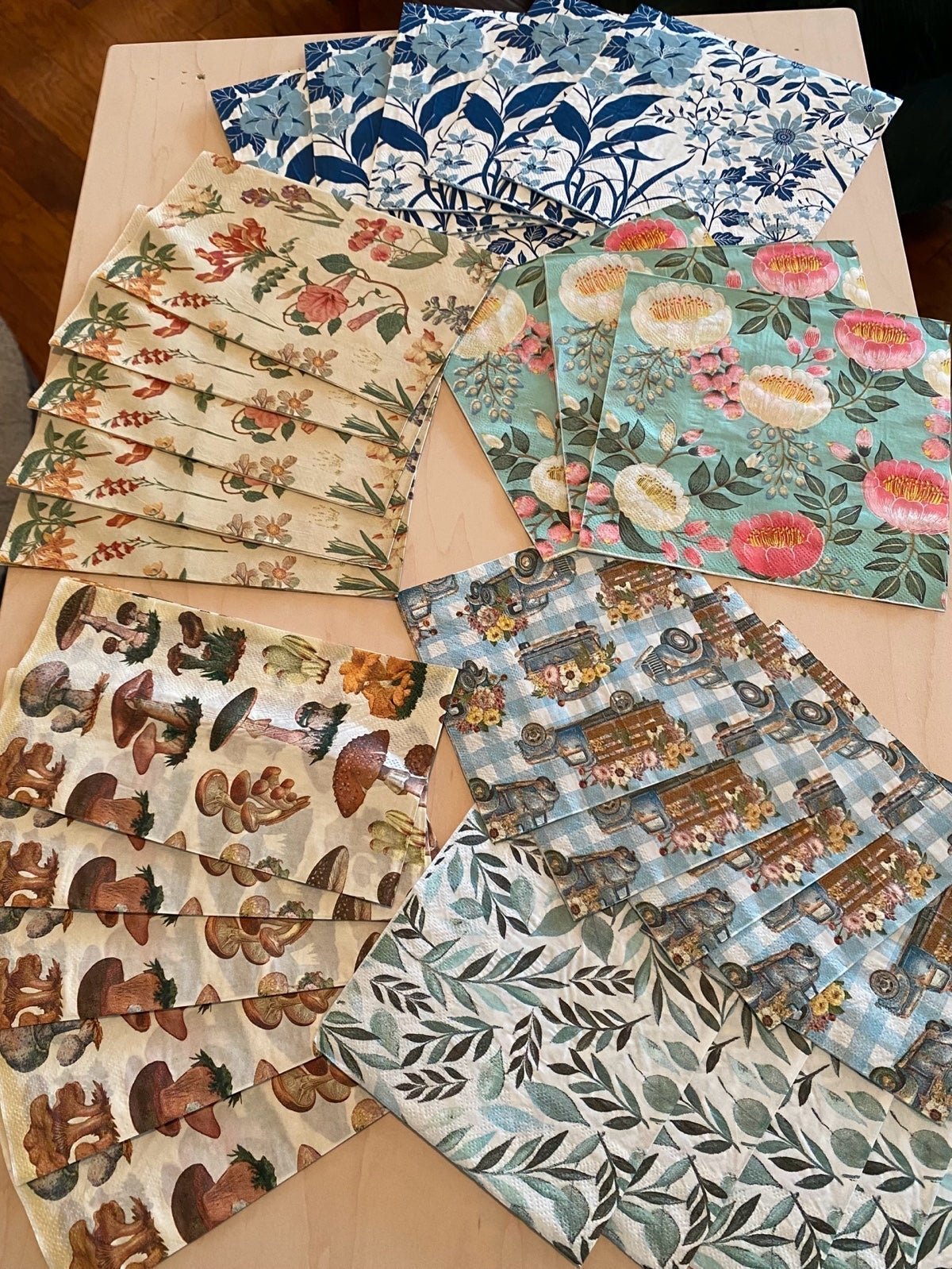 28 PAPER NAPKINS FOR  DECOUPAGE/JOURNALS                —6 STYLES MzvVicczf