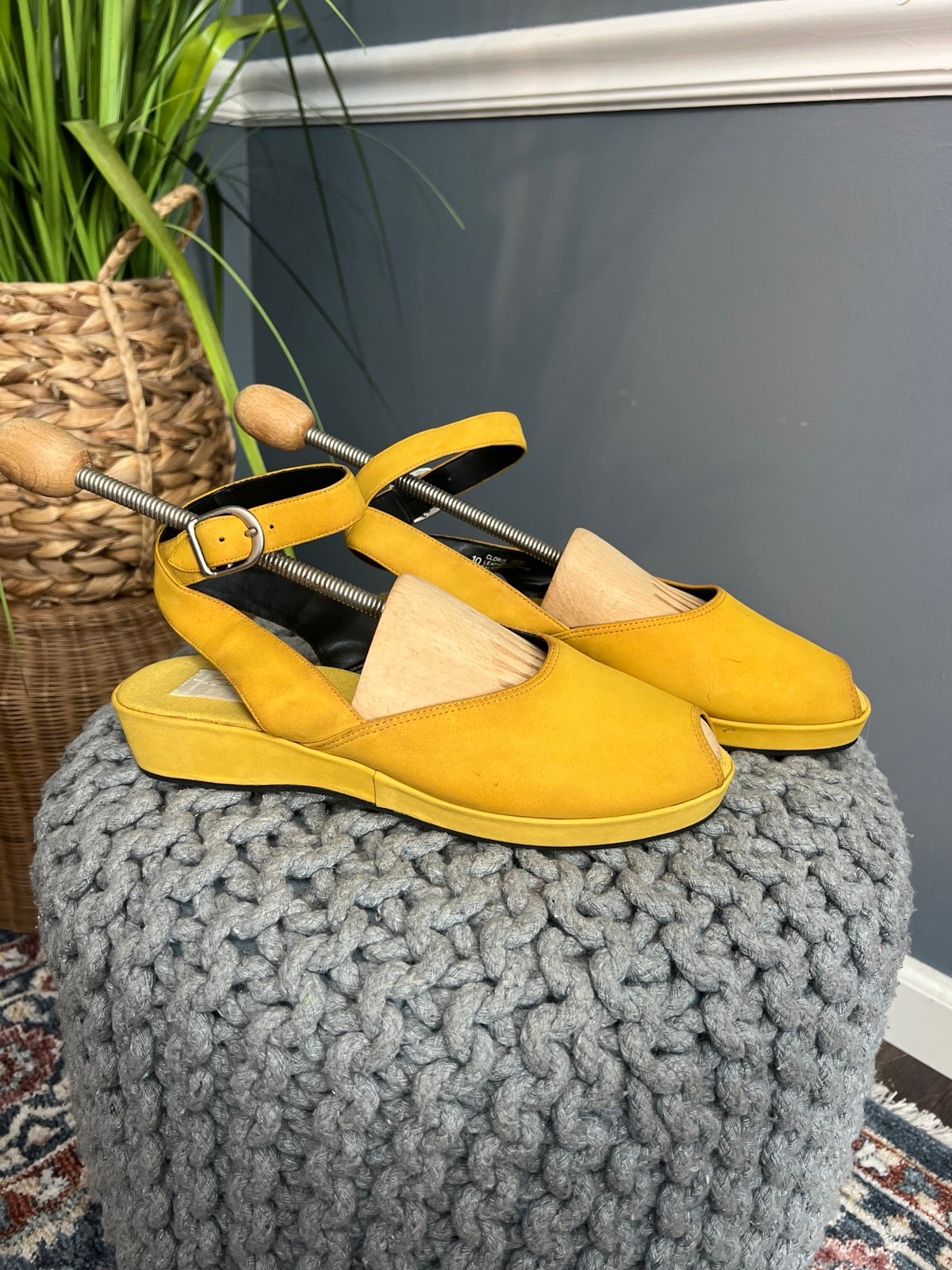 Vtg 80’s ESPIRT yellow leather open toe sandals size 10 nlpSixcMV