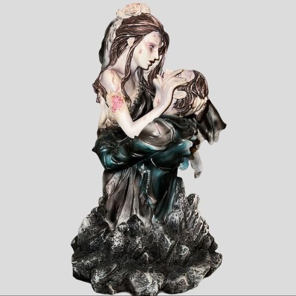 Zombie escaping the grave lovers figurine K5Qpdnzev
