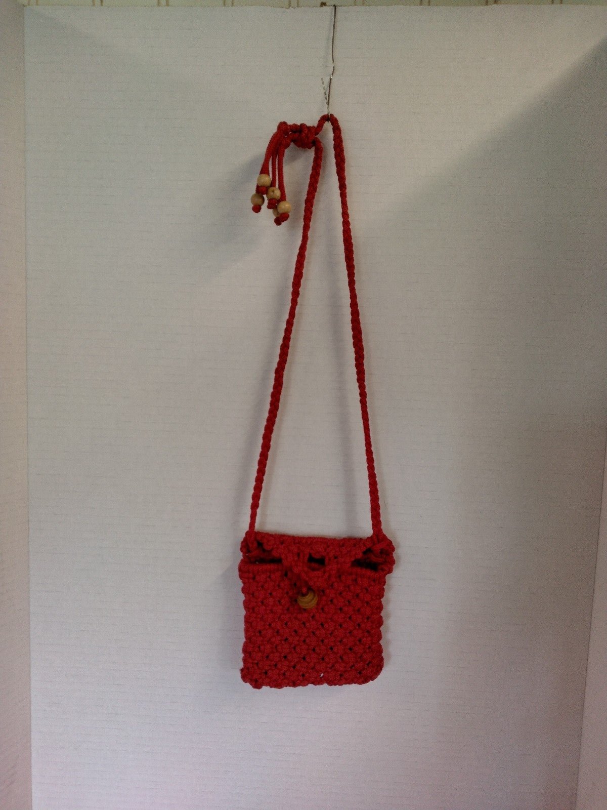 macrame crochet 4 X 4 bag red with wood beads o50sfhqgm