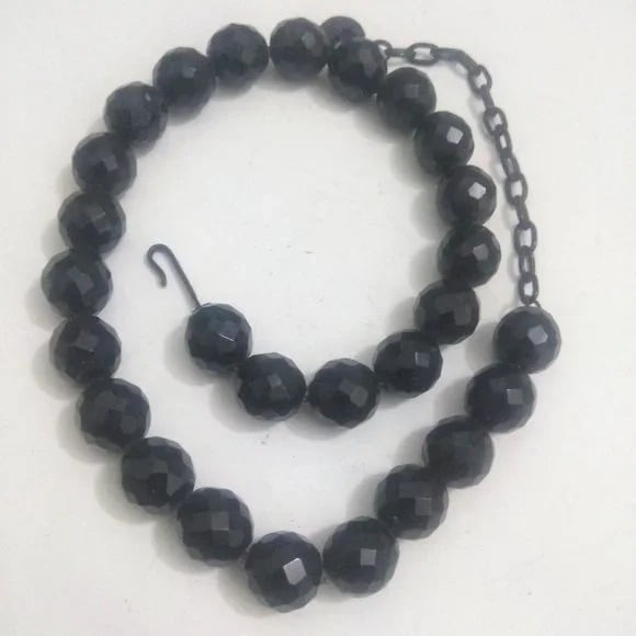 Lisner Vintage Black Glass Bead Necklace 18