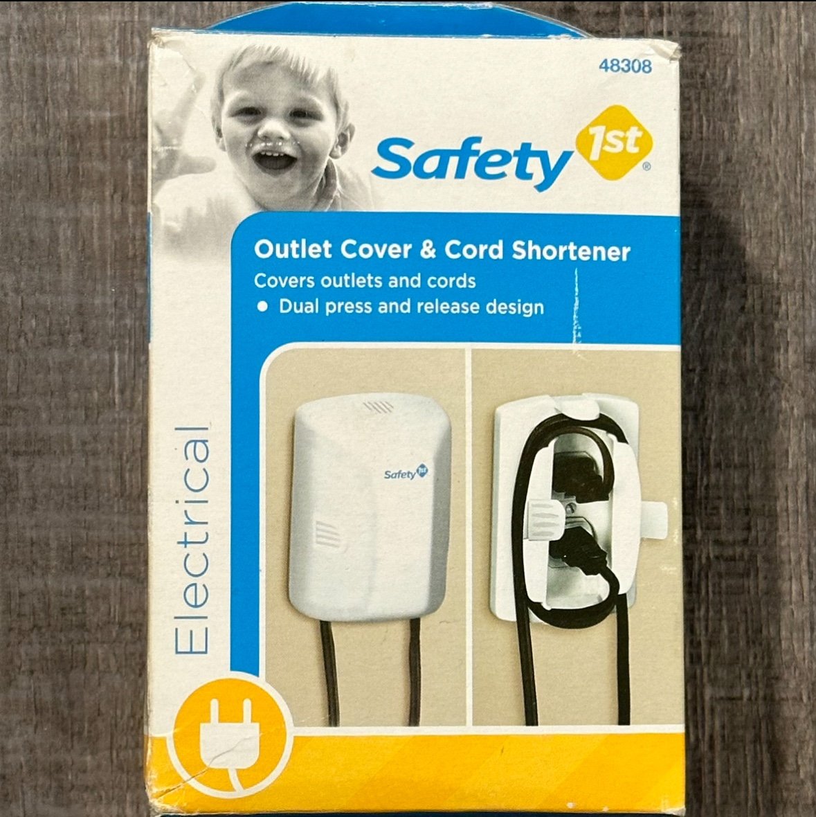 New Safety 1st Baby Proofing Outlet Cover & Cord Shortener lZxngBlJZ