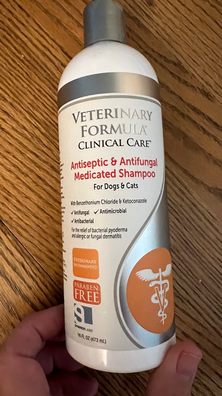 Dog medicated shampoo NAeuGAInv