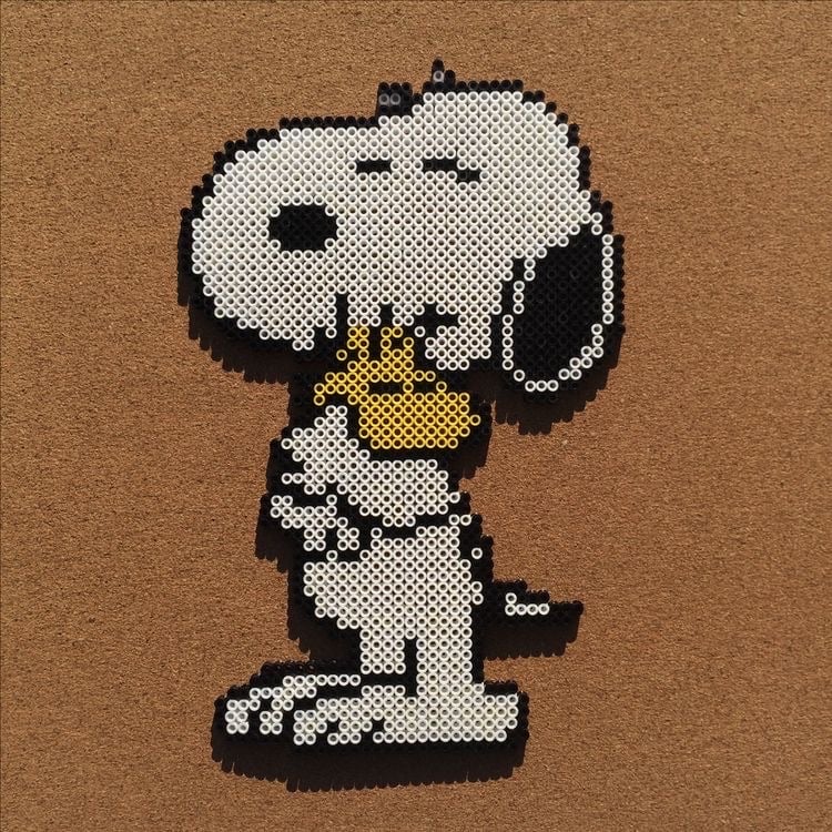 Snoopy and Woodstock hugging HliJi9hYx