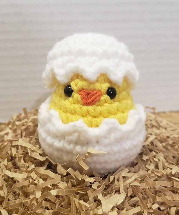 Hatching Baby Chick in Removable Cracked Egg Amigurumi Plush KIq82FMY1