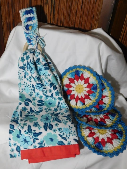 Handmade Crochet Kitchen Wood Towel Holder Set with Towel, 4 Coasters Mna7qabFW