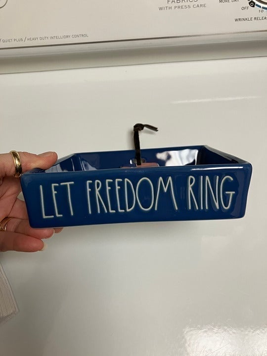 LAST ONE New Rae Dunn Let Freedom Ring Napkin Holder with weighted American Flag idPoyT3o7